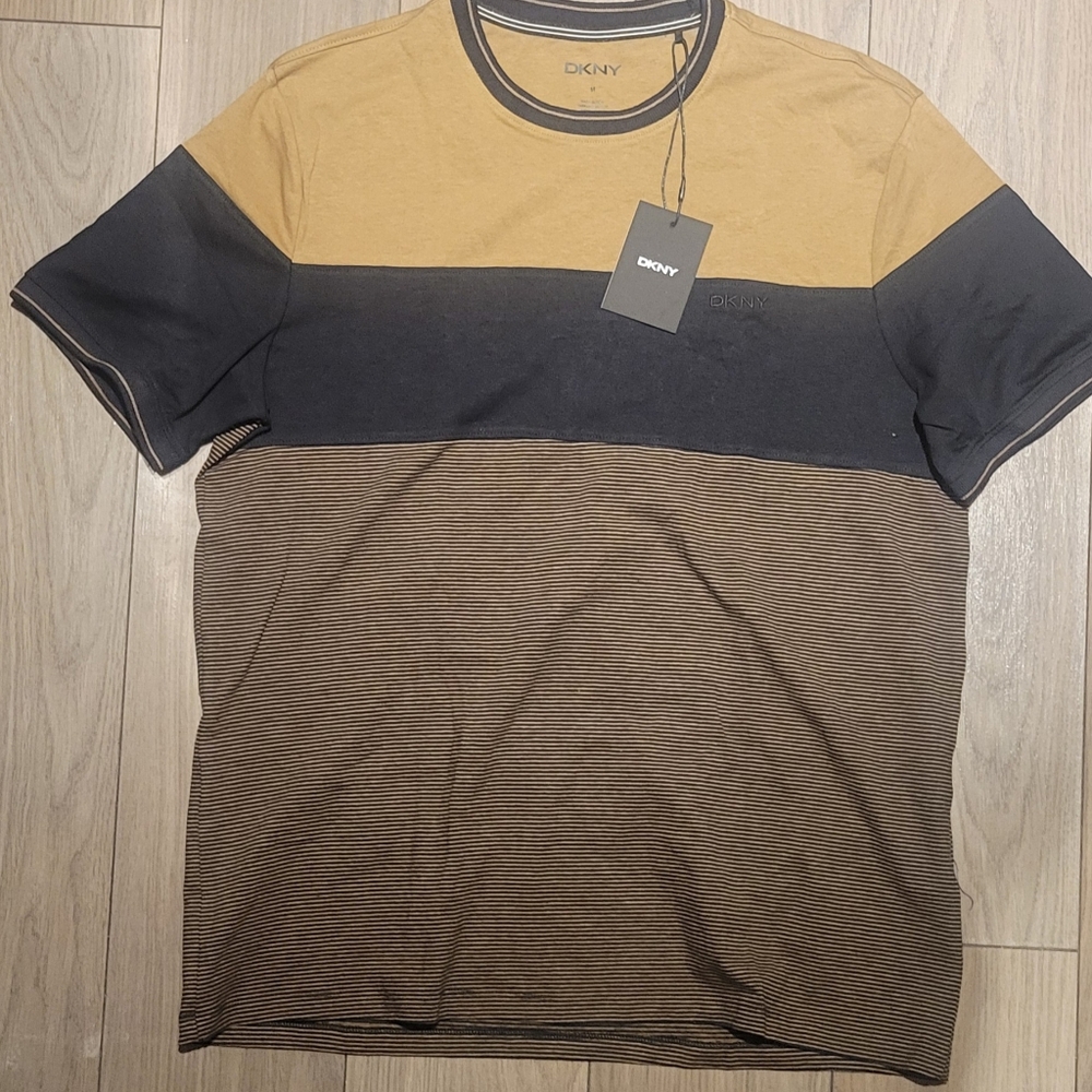 New! DKNY Men's Short Sleeve Classic Fit T-Shirt